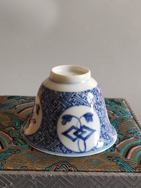 古玩陶瓷清晚期青花吉慶有余茶杯拍賣，當前價格1880元