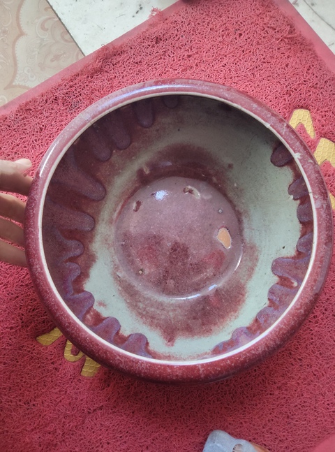 古玩陶瓷紅釉三足爐真品鑒賞圖