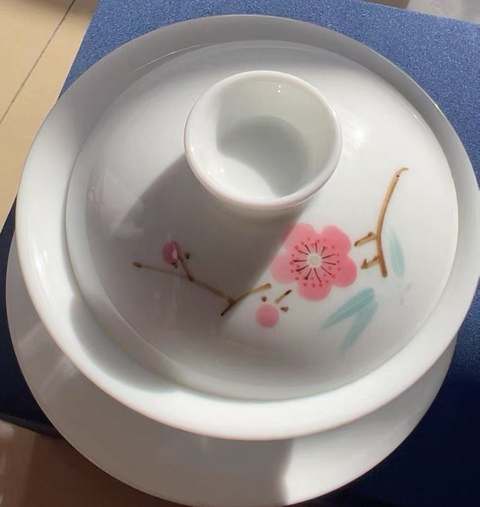 古玩陶瓷梅紋三才蓋杯真品鑒賞圖