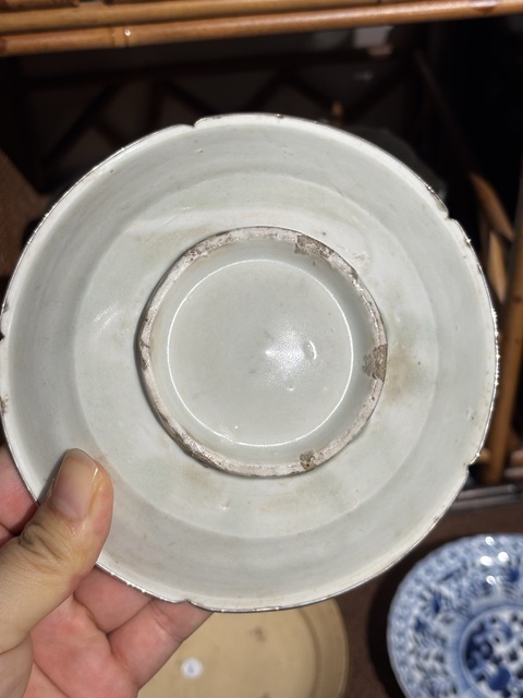 古玩陶瓷白釉五花口盤真品鑒賞圖