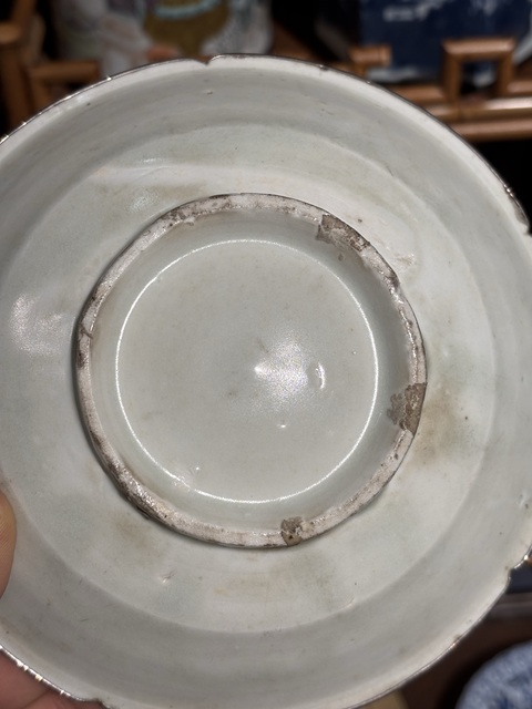 古玩陶瓷白釉五花口盤真品鑒賞圖