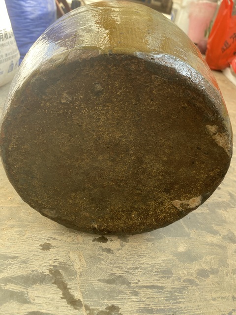 古玩陶瓷現代醬釉罐真品鑒賞圖