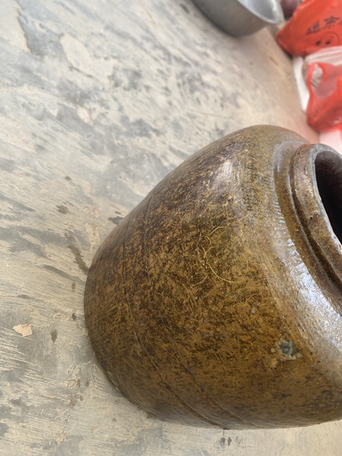 古玩陶瓷現代醬釉罐真品鑒賞圖