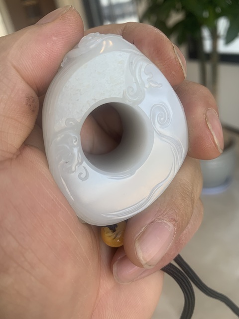 古玩玉器和田玉扳指真品鑒賞圖