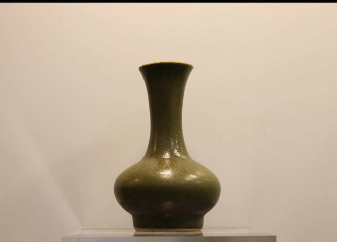 古玩陶瓷茶葉末釉長頸撇口瓶真品鑒賞圖