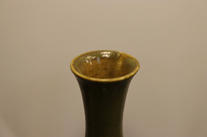 古玩陶瓷茶葉末釉長頸撇口瓶真品鑒賞圖