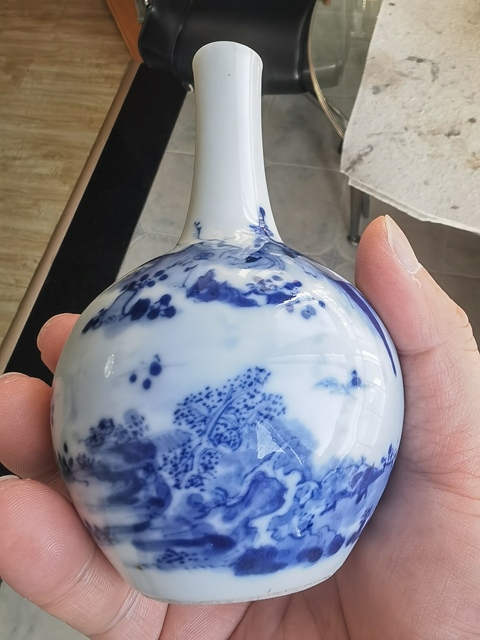 古玩陶瓷清光緒至民國青花山水紋小瓶真品鑒賞圖