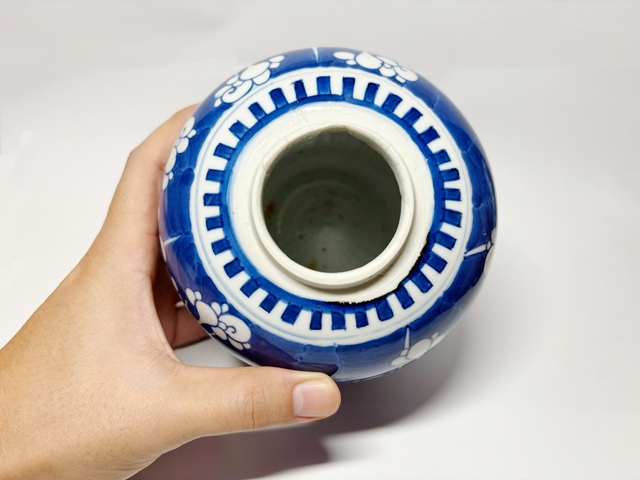 古玩陶瓷清·晚期光緒青花留白沙口冰梅罐拍賣，當前價格1888元