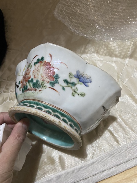 古玩陶瓷粉彩花鳥紋貢碗真品鑒賞圖