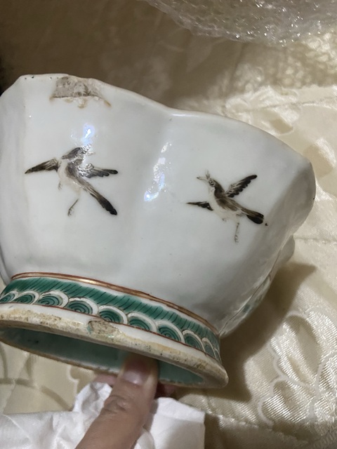 古玩陶瓷粉彩花鳥紋貢碗真品鑒賞圖