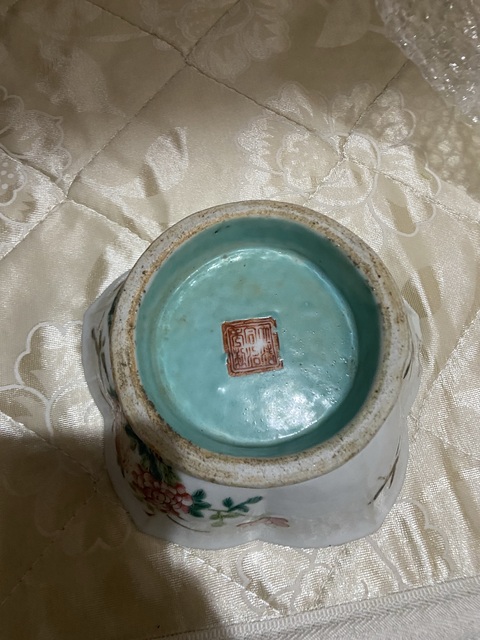 古玩陶瓷粉彩花鳥紋貢碗真品鑒賞圖