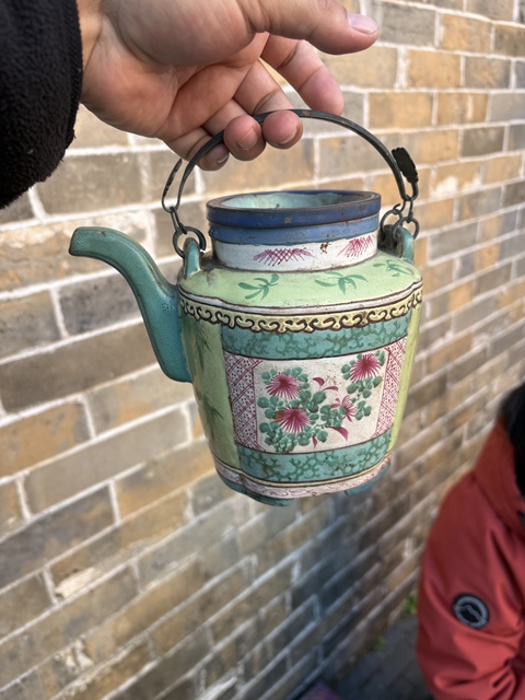 古玩雜項四方隱角粉彩軟提梁壺真品鑒賞圖