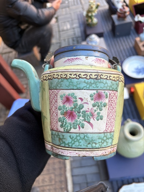 古玩雜項四方隱角粉彩軟提梁壺真品鑒賞圖