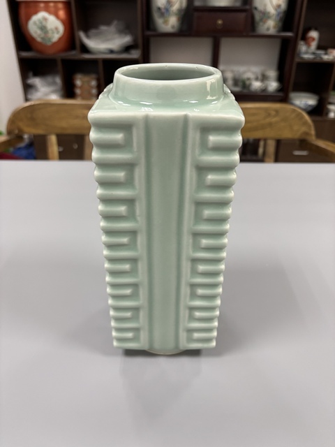 古玩陶瓷青釉琮式瓶真品鑒賞圖