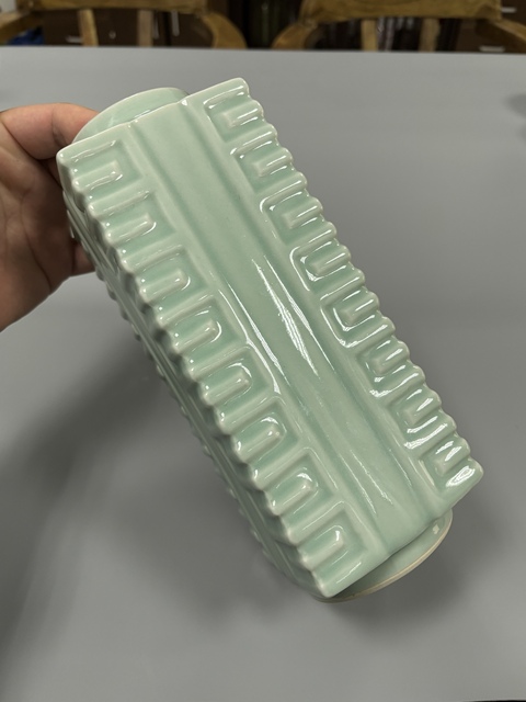 古玩陶瓷青釉琮式瓶真品鑒賞圖