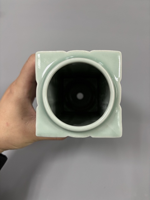 古玩陶瓷青釉琮式瓶真品鑒賞圖