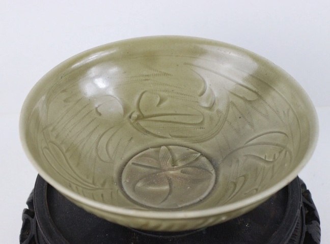 古玩陶瓷青瓷劃花碗真品鑒賞圖