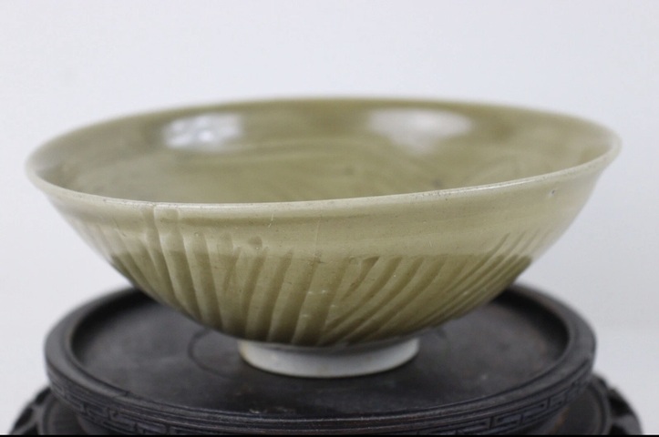 古玩陶瓷青瓷劃花碗真品鑒賞圖