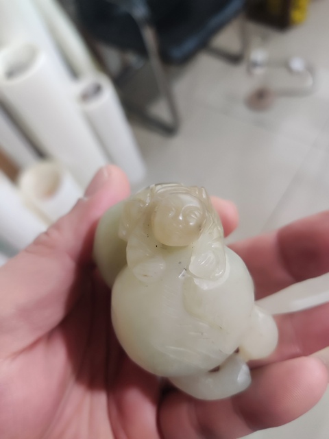 古玩玉器和田玉雕“壽桃擺件”真品鑒賞圖