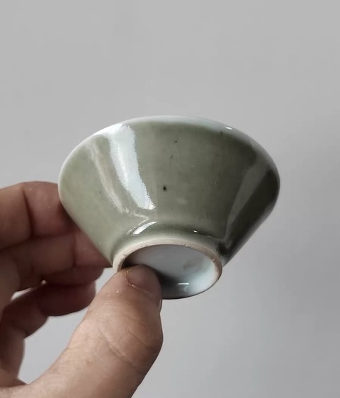古玩陶瓷豆青釉斗笠杯真品鑒賞圖