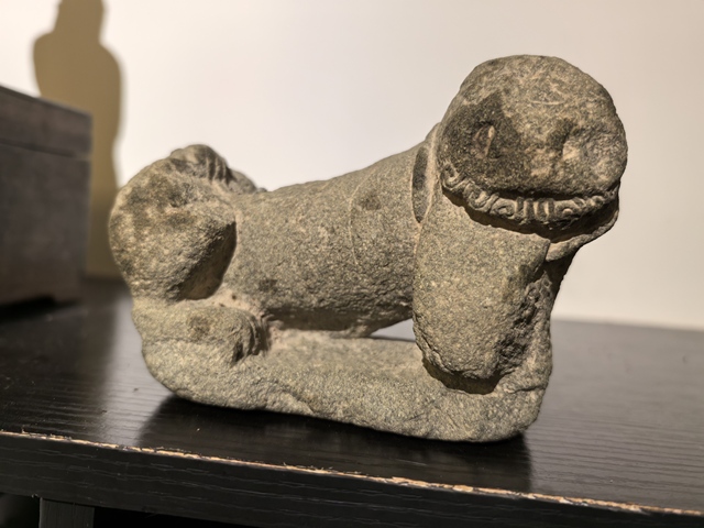古玩雜項(xiàng)案頭獅真品鑒賞圖