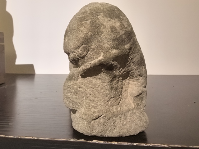 古玩雜項(xiàng)案頭獅真品鑒賞圖