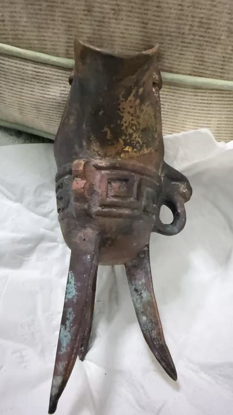 古玩銅器銅鎏金爵杯真品鑒賞圖