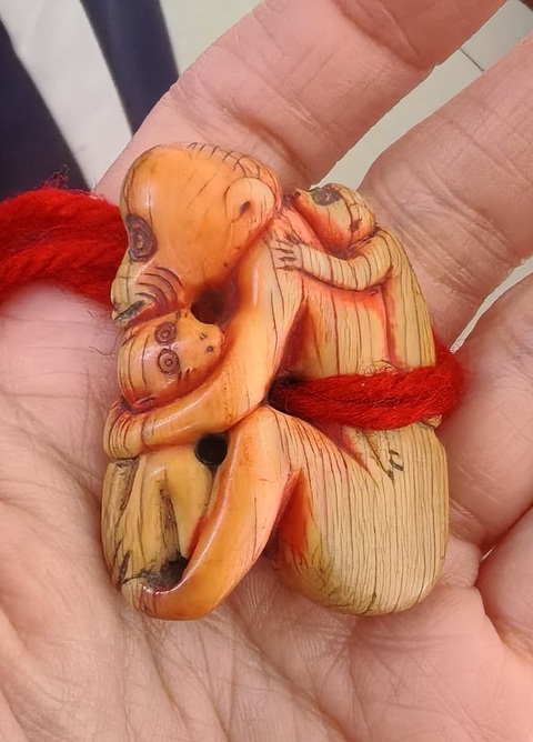 古玩雜項民間牙雕猴子掛件真品鑒賞圖