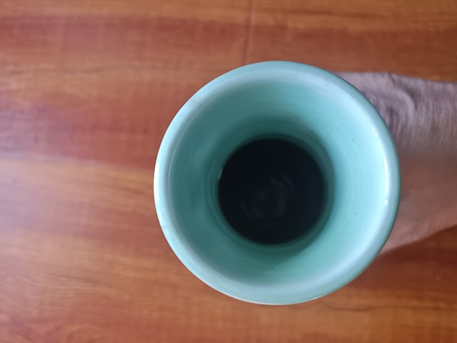 古玩陶瓷豆青釉青花雙象鼻耳魚紋瓶真品鑒賞圖