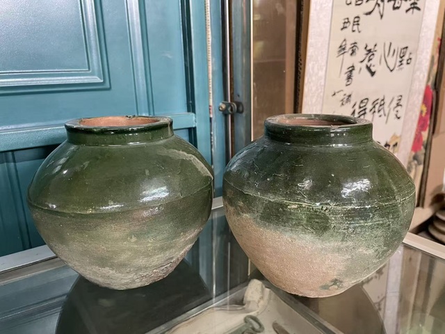 古玩陶瓷漢代·綠釉元寶罐一對(duì)拍賣(mài)，當(dāng)前價(jià)格0元