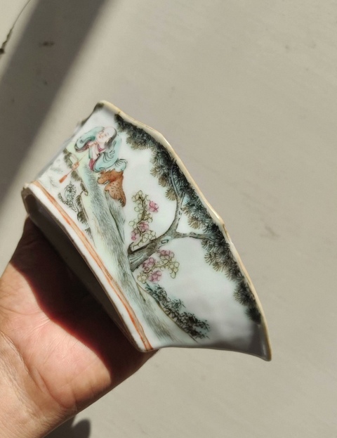 古玩陶瓷粉彩人物角盤真品鑒賞圖