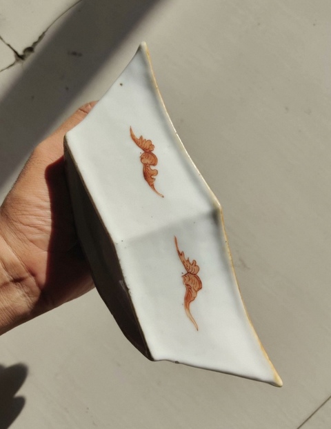 古玩陶瓷粉彩人物角盤真品鑒賞圖