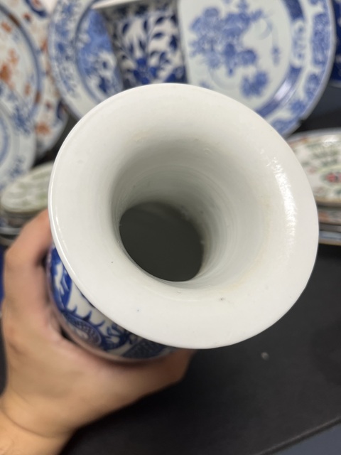 古玩陶瓷青花趕珠龍紋撇口瓶拍賣，當前價格4800元