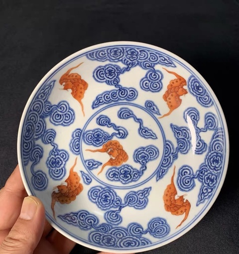 古玩陶瓷青花礬紅洪福齊天臥盤真品鑒賞圖