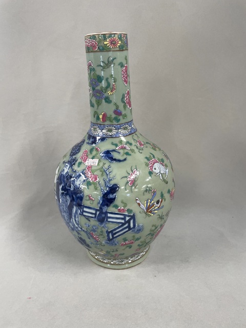 古玩陶瓷豆青釉青花加彩人物紋天球瓶，傳統畫片真品鑒賞圖