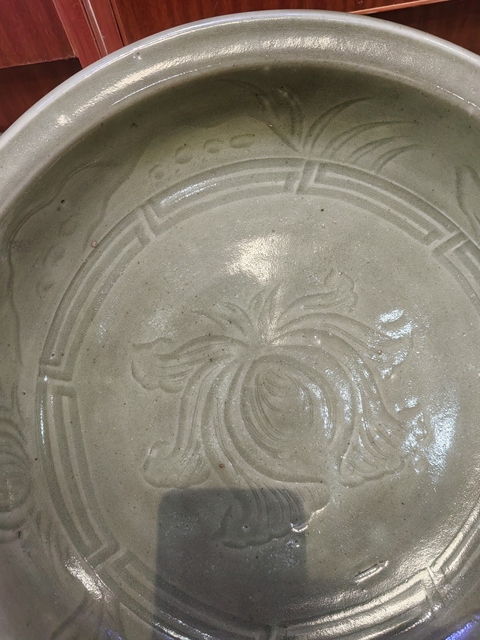 古玩陶瓷青釉刻花盤真品鑒賞圖