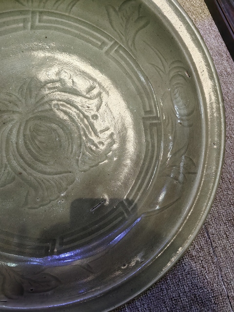 古玩陶瓷青釉刻花盤真品鑒賞圖