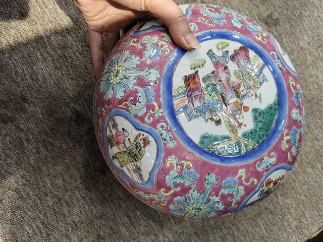 古玩陶瓷人物紋粉彩捧盒真品鑒賞圖