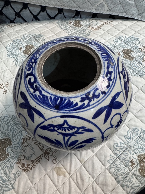 古玩陶瓷清晚期 青花花卉紋西瓜罐真品鑒賞圖