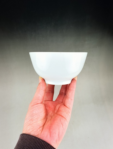 古玩陶瓷甜白釉茶碗真品鑒賞圖