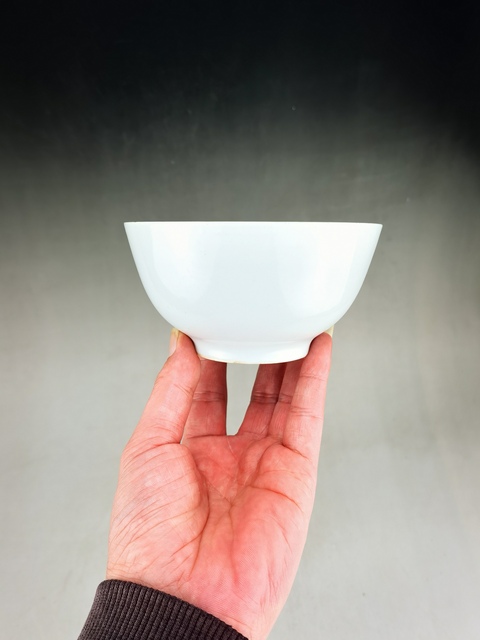 古玩陶瓷甜白釉茶碗真品鑒賞圖