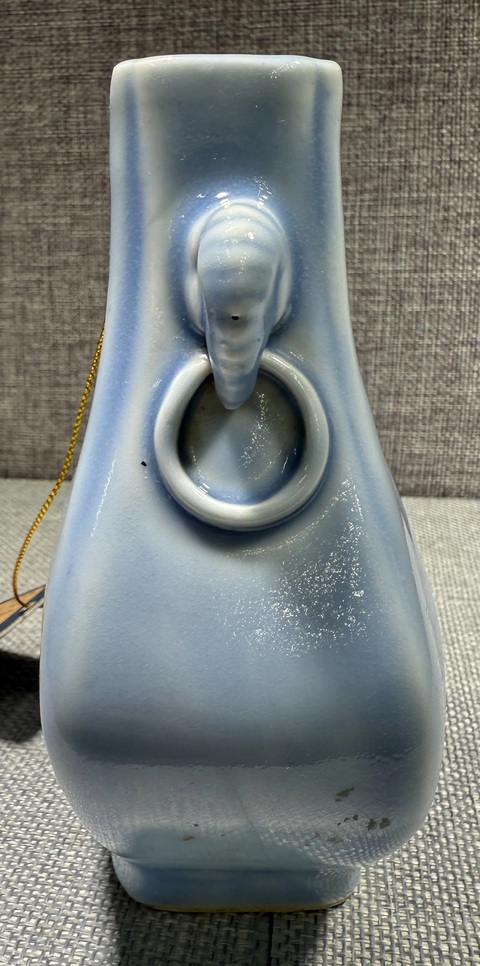 古玩陶瓷天藍(lán)釉貫耳瓶真品鑒賞圖