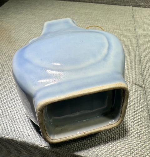 古玩陶瓷天藍(lán)釉貫耳瓶真品鑒賞圖