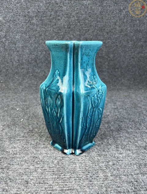 古玩陶瓷清末民初·孔雀藍釉模印花卉紋雙聯瓶拍賣，當前價格4688元