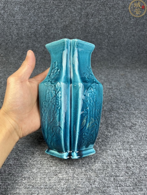 古玩陶瓷清末民初·孔雀藍釉模印花卉紋雙聯瓶拍賣，當前價格4688元