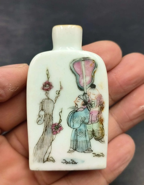 古玩陶瓷粉彩人物故事紋鼻煙壺拍賣，當前價格1200元