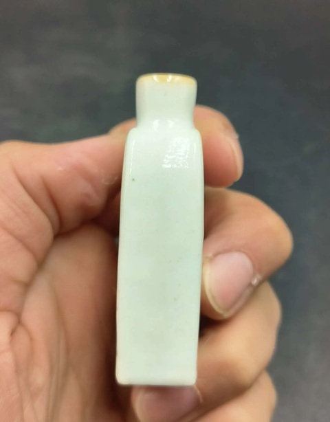 古玩陶瓷粉彩人物故事紋鼻煙壺拍賣，當前價格1200元