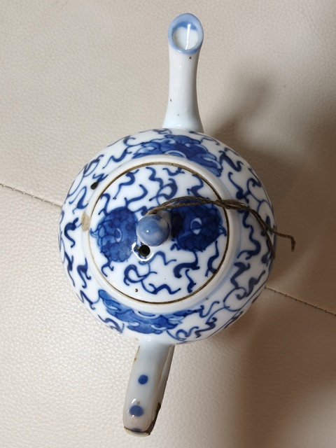 古玩陶瓷青花纏枝花卉紋壺真品鑒賞圖