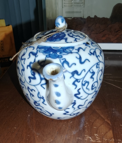 古玩陶瓷青花纏枝花卉紋壺真品鑒賞圖