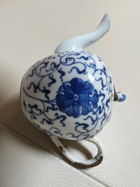 古玩陶瓷青花纏枝花卉紋壺真品鑒賞圖